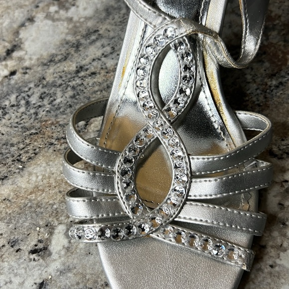 Unlisted open toe and open heel shoes for women with rhinestones. Sz 8 1/2 - Picture 6 of 11